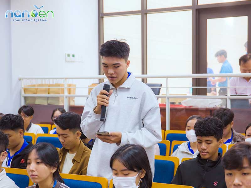 Nanoen chia sẻ hành trình khởi nghiệp trong lĩnh vực môi trường tại tọa đàm “Thị trường việc làm và khởi nghiệp sinh viên” do Khoa Môi trường & Tài nguyên Thiên nhiên – Đại học Cần Thơ tổ chức, góp phần định hướng nghề nghiệp và truyền cảm hứng cho thế hệ trẻ.