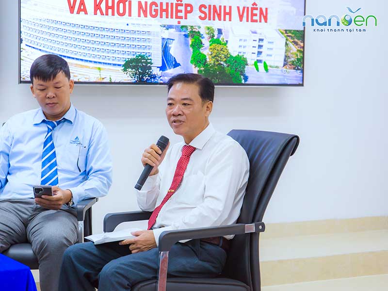 Nanoen chia sẻ hành trình khởi nghiệp trong lĩnh vực môi trường tại tọa đàm “Thị trường việc làm và khởi nghiệp sinh viên” do Khoa Môi trường & Tài nguyên Thiên nhiên – Đại học Cần Thơ tổ chức, góp phần định hướng nghề nghiệp và truyền cảm hứng cho thế hệ trẻ.