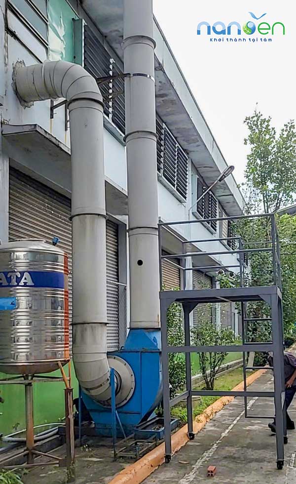 Sàn thao tác thu mẫu khí thải tại công ty sản xuất giầy dép