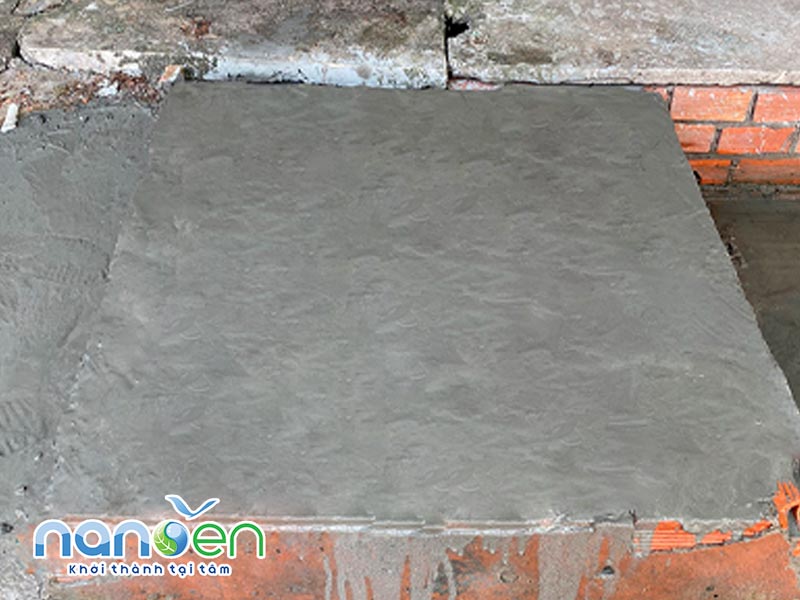 Hình ảnh sau khi Nanoen hoàn thành trám lấp giếng không sử dụng và xử lý khu vực miệng giếng, giúp hoàn trả bề mặt sau thi công.